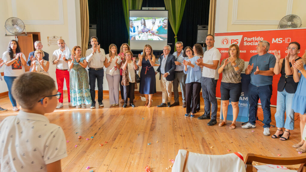 Carla20250920103 | Ps Oeiras Apresentação Dos Elementos Que Compõem a Lista Candidata a Porto Salvo Com a Candidata à Assembleia Municipal Alexandra Tavares De Moura E a Candidata à Câmara Ana Sofia Antunes